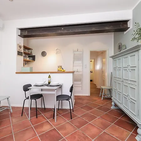 Feria 1 Apartment
