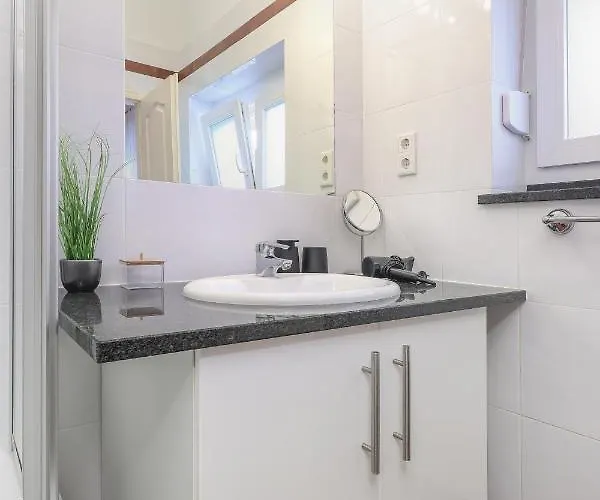 Apartment Feria 1 *